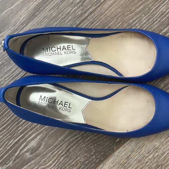 Michael kors cobalt blue flex heels - Picture 2 of 7